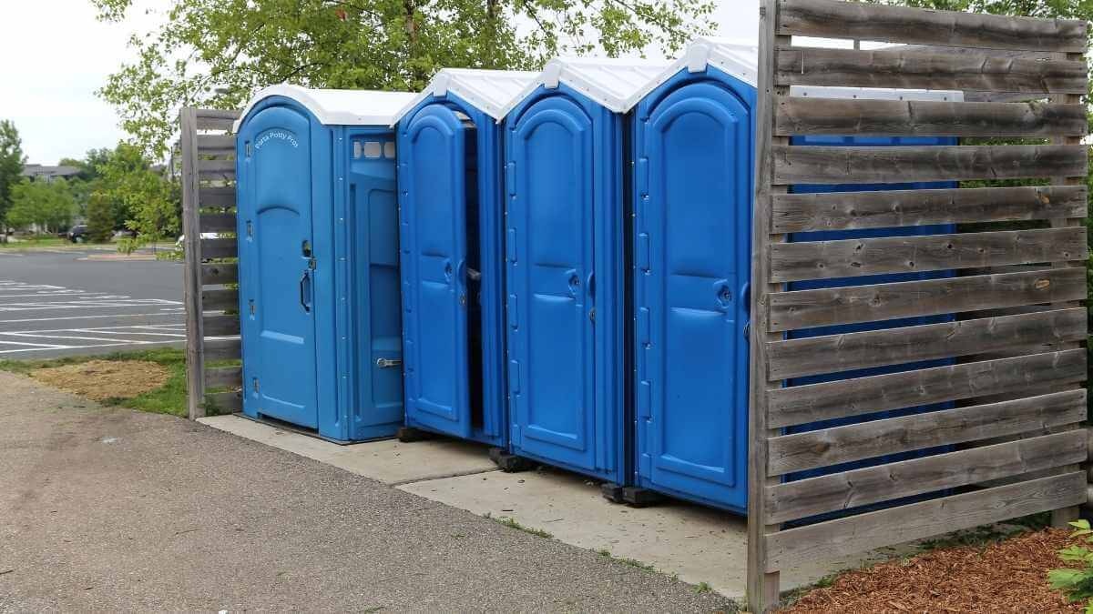 Porta Potty Rental Pros - Affordable Porta Potty Solutions in Bloomingburg, OH, 43106